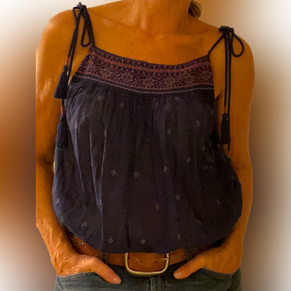 Free people navy embroidered tank top w shoulder ties w tassels. Size L